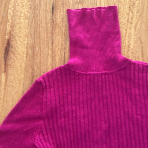 Pink turtle neck - Picture 2 of 4